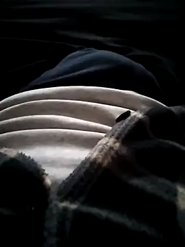 erdestruttor18 online show from December 2025 12:59:02 PM