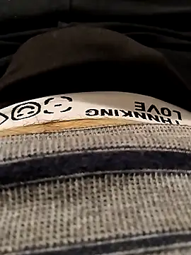 erdestruttor18 online show from December 2025 07:18:02 PM