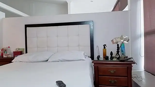 CerecitaQueenn online show from January 2026 04:57:01 PM