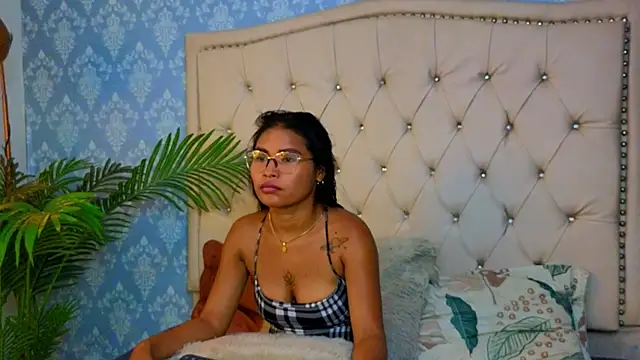 Miaa Collinss online show from December 2025 08:42:02 PM