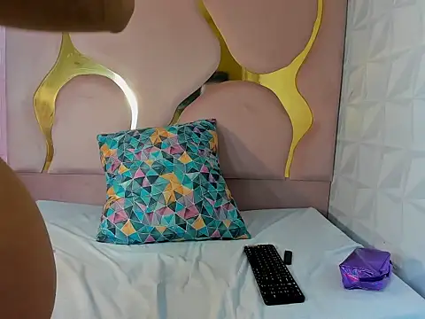 peachrouge online show from December 2025 08:36:01 PM