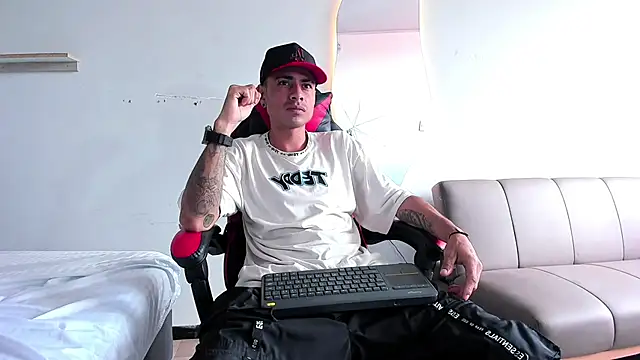 MatthewCullen online show from December 2025 05:12:02 PM