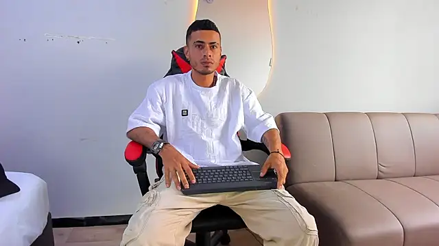 MatthewCullen online show from December 2025 06:13:02 PM