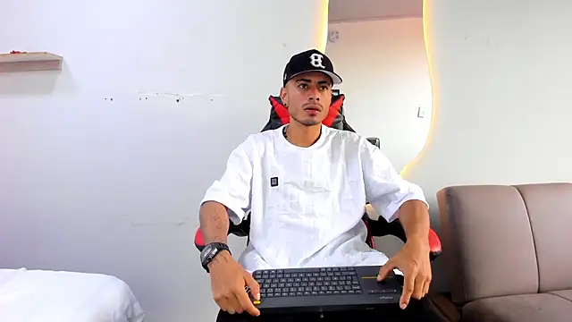 MatthewCullen online show from December 2025 09:42:01 PM