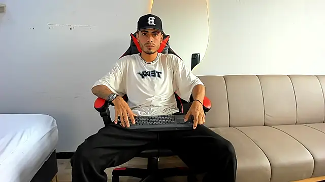 MatthewCullen online show from December 2025 07:28:02 PM