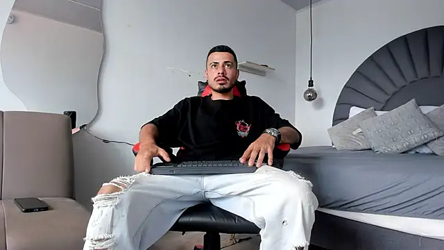 MatthewCullen online show from April 2026 09:01:02 PM