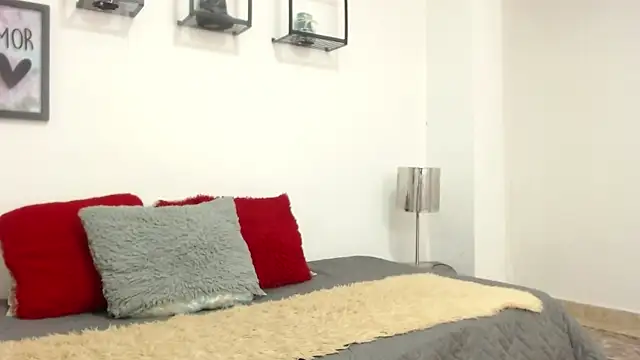 Snapshot of LindaWalker_ chatting on December 2025 07:29:01 PM LindaWalker online show from December 2025 07:29:01 PM