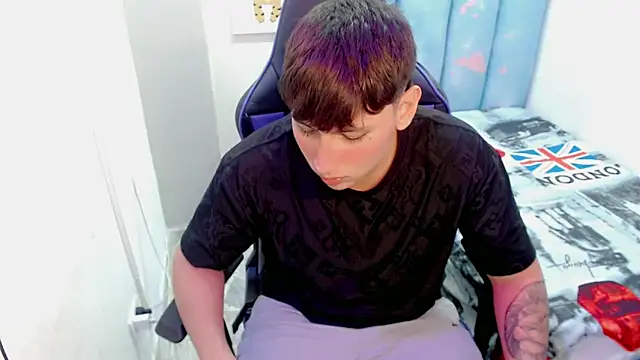 Snapshot of d_moneyy_ chatting on November 2025 08:31:01 PM d moneyy online show from November 2025 08:31:01 PM