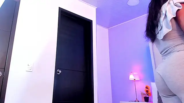 salome moon  online show from February 2026 12:00:01 PM