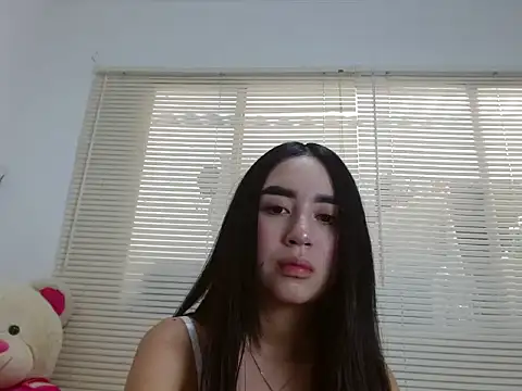 SiennaLorens online show from December 2025 02:52:02 PM