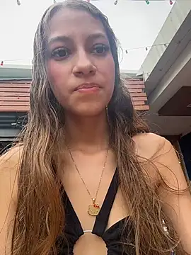 Vanneskk online show from April 2026 09:05:01 PM