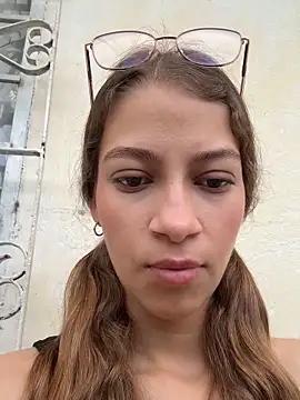 Vanneskk online show from December 2025 01:13:02 PM