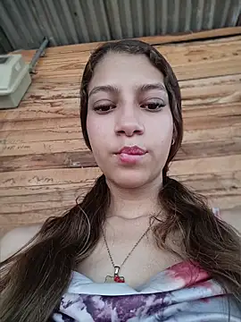 Vanneskk online show from May 2026 07:19:02 PM