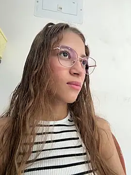 Vanneskk online show from December 2025 01:21:01 PM