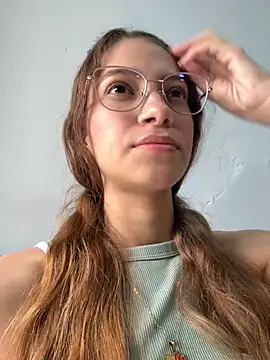 Vanneskk online show from December 2025 01:32:01 PM