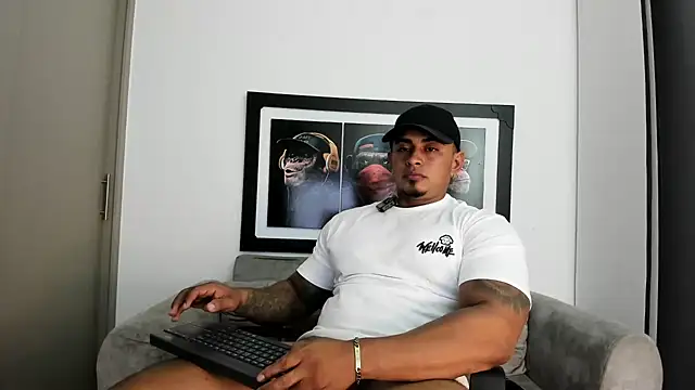 Maxkarther online show from December 2025 08:03:01 PM