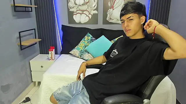 Ethan Jamees online show from December 2025 02:56:01 PM