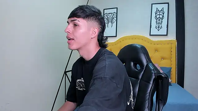 Ethan Jamees online show from February 2026 07:38:01 PM