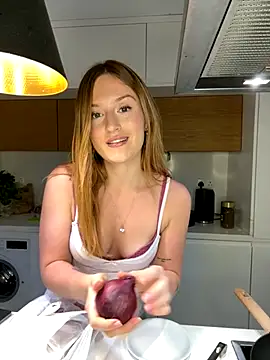 madlynginger online show from November 2025 05:02:01 PM