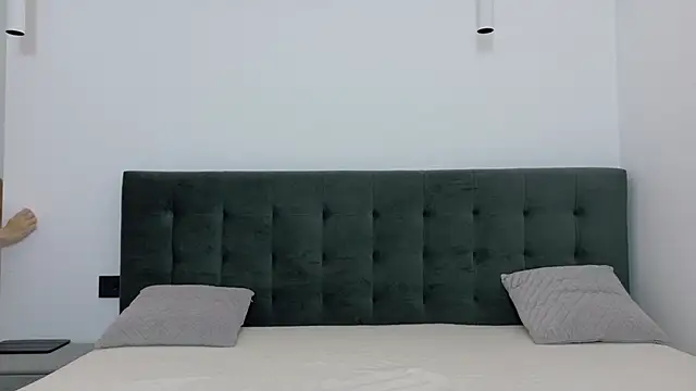 AnnaBenet online show from February 2026 06:35:01 PM