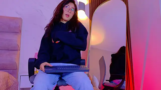 Mia Cullen online show from February 2026 11:50:01 AM