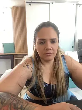 LoreinnFox online show from April 2026 04:24:02 PM