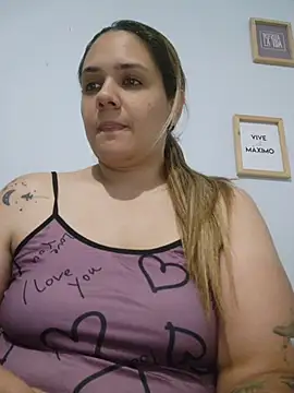 LoreinnFox online show from May 2026 03:20:02 AM