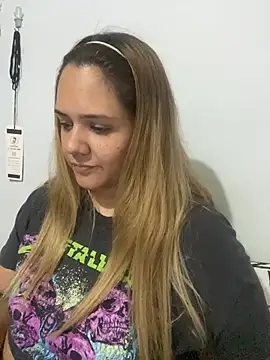 Snapshot of LoreinnFox chatting on April 2026 04:46:01 AM LoreinnFox online show from April 2026 04:46:01 AM