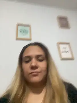 Snapshot of LoreinnFox chatting on April 2026 05:48:02 AM LoreinnFox online show from April 2026 05:48:02 AM