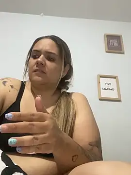 Snapshot of LoreinnFox chatting on April 2026 04:41:01 AM LoreinnFox online show from April 2026 04:41:01 AM