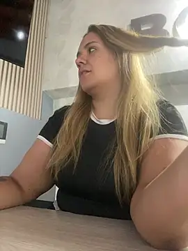 Snapshot of LoreinnFox chatting on March 2026 07:37:02 PM LoreinnFox online show from March 2026 07:37:02 PM