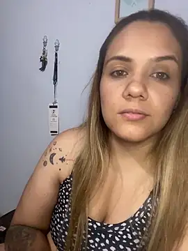 LoreinnFox online show from April 2026 05:19:02 AM