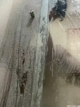 Criss      online show from November 2025 10:21:01 PM