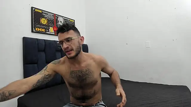 Deinal zafiro online show from November 2025 02:01:02 AM