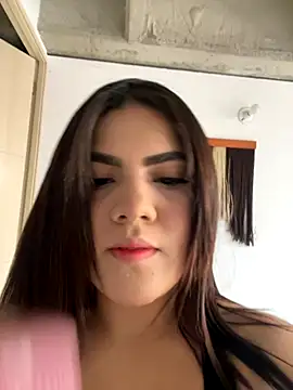 Snapshot of valenhill chatting on November 2025 02:39:01 PM valenhill online show from November 2025 02:39:01 PM