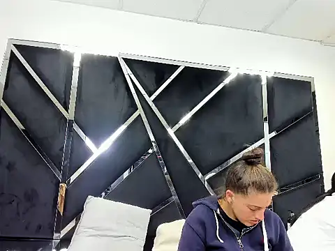 Alyssa Noah online show from April 2026 03:57:02 AM