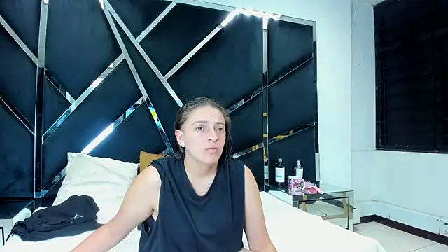 Alyssa Noah online show from April 2026 03:43:02 AM