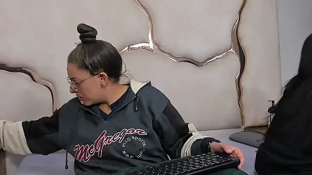 Alyssa Noah online show from March 2026 03:28:02 AM