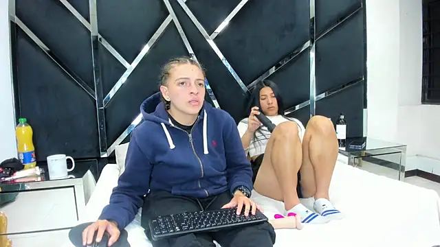 Alyssa Noah online show from April 2026 03:54:02 AM