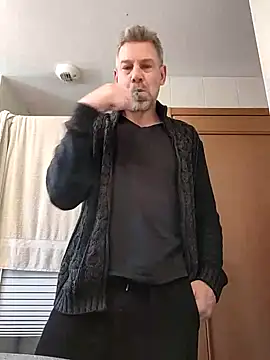 lorisaux online show from April 2026 06:15:01 AM