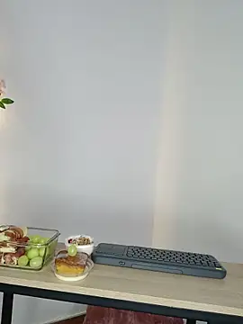 coraline vera online show from November 2025 07:36:02 PM