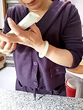 mimi2052 online show from November 2025 02:34:01 AM