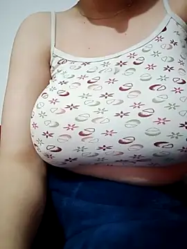 CuteBahar online show from December 2025 06:53:01 PM