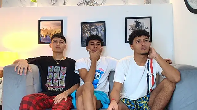 COUPLES BOYS online show from March 2026 01:32:01 AM