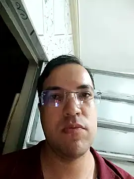 Snapshot of Silvakkfitk chatting on December 2025 12:00:01 AM Silvakkfitk online show from December 2025 12:00:01 AM