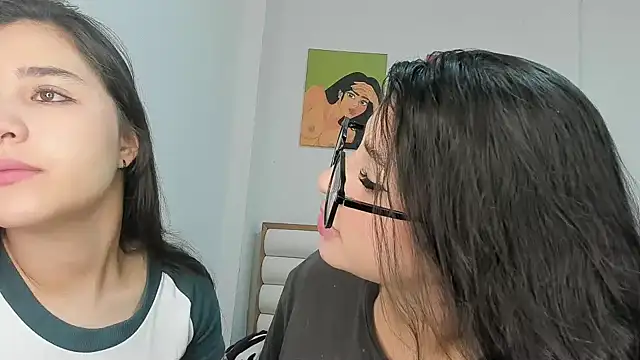 Snapshot of ROUS_SWEET_ chatting on April 2026 06:49:01 AM ROUS SWEET online show from April 2026 06:49:01 AM