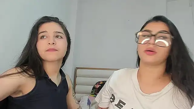 Snapshot of ROUS_SWEET_ chatting on April 2026 03:19:02 AM ROUS SWEET online show from April 2026 03:19:02 AM