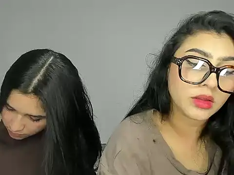 Snapshot of ROUS_SWEET_ chatting on November 2025 03:51:04 AM ROUS SWEET online show from November 2025 03:51:04 AM