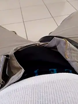 cristian112090 online show from November 2025 05:57:02 PM