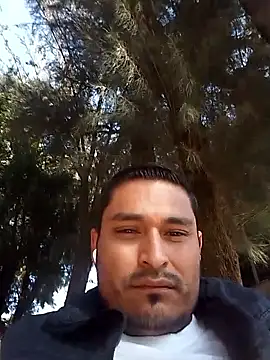 cristian112090 online show from December 2025 05:38:01 PM